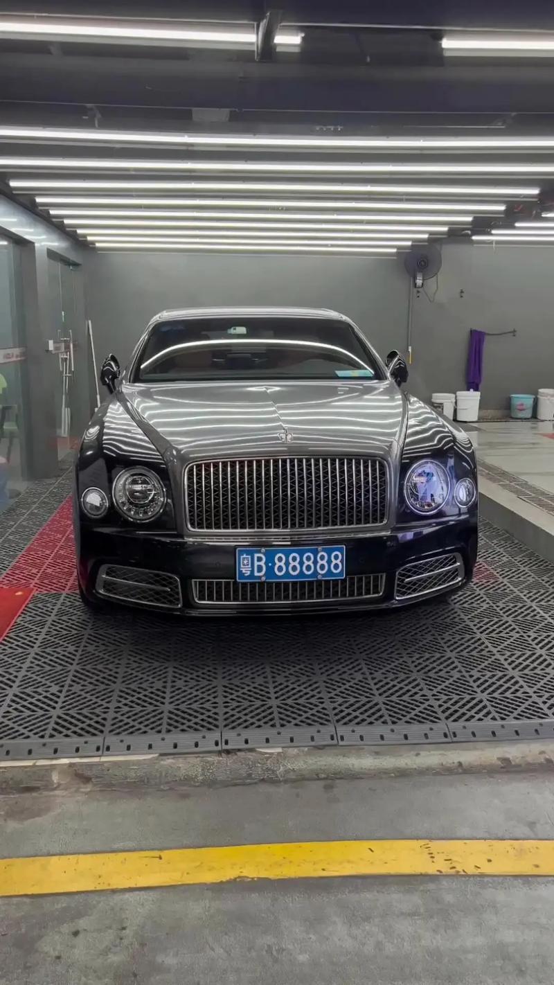 玉林豹子车牌号多少钱一个，小车车牌靓号哪里有买-第1张图片-七号汽车选号